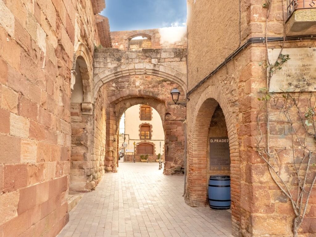 Pradas portal fortificado
