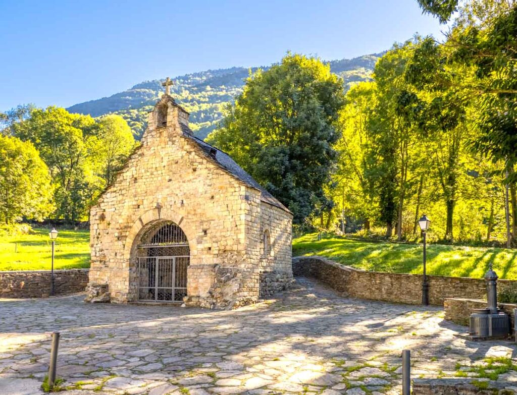 Ermita románica de Sant Blai de Les