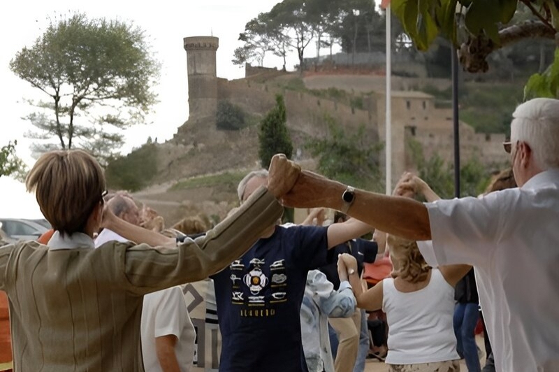 Aplec de la Sardana en Tossa de Mar Aplec de la Sardana en Tossa de Mar