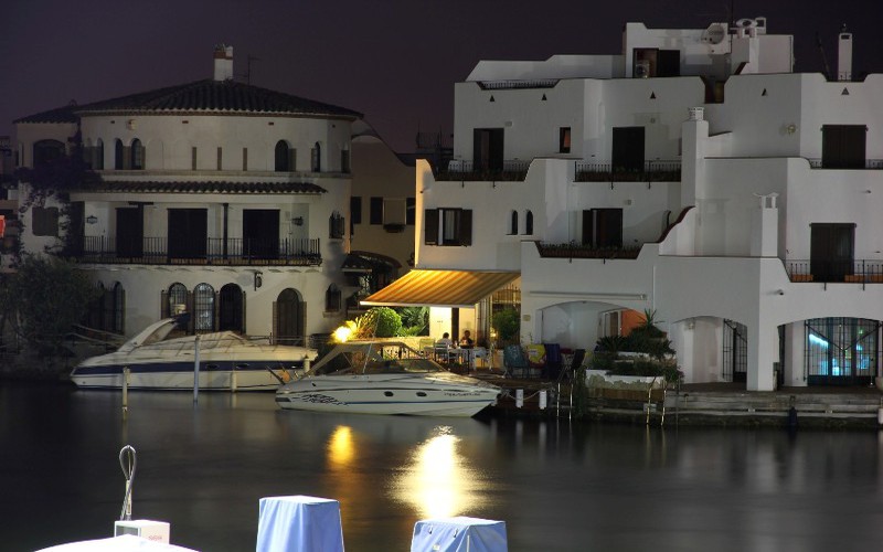Empuriabrava, canals i mar Empuriabrava, canals i mar