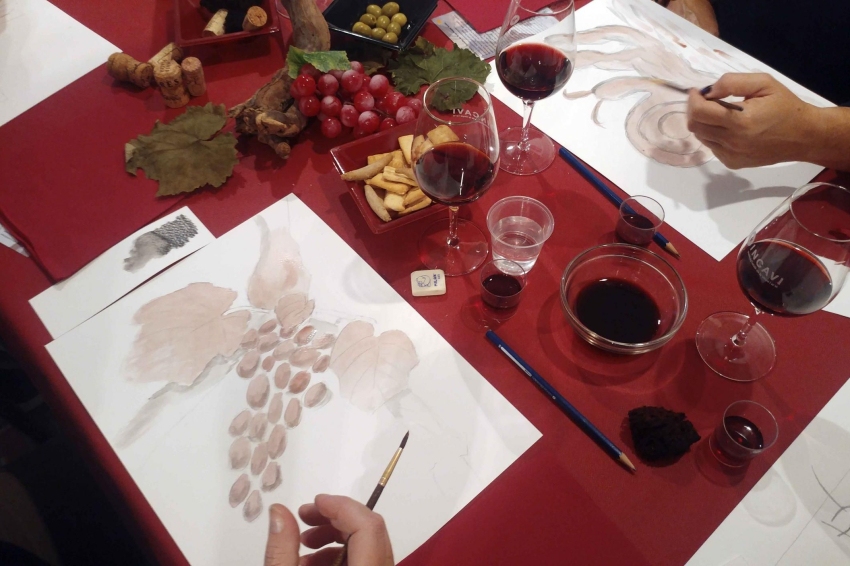 Mima't pintant amb vi a Sant Esteve Sesrovires