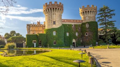 Peralada, vinyes i encant medieval